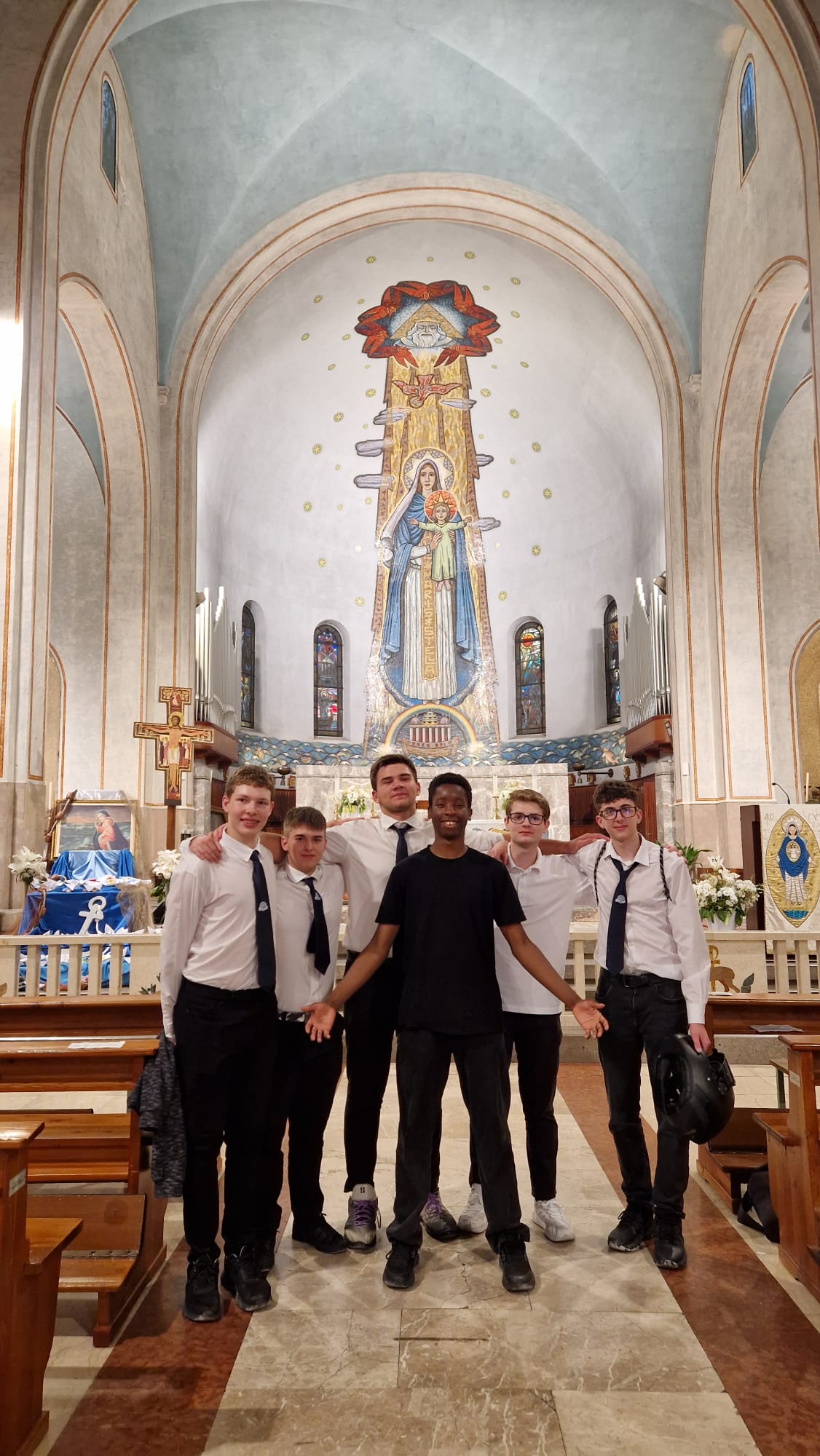 Esibizione del Coro presso la Chiesa della Madonna del Mare. Immagine